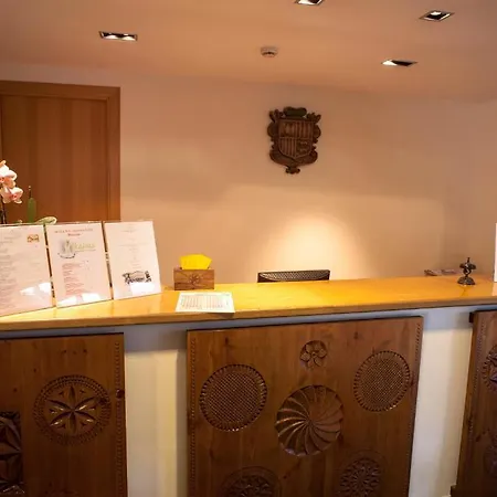 Obaga Blanca & Hotel